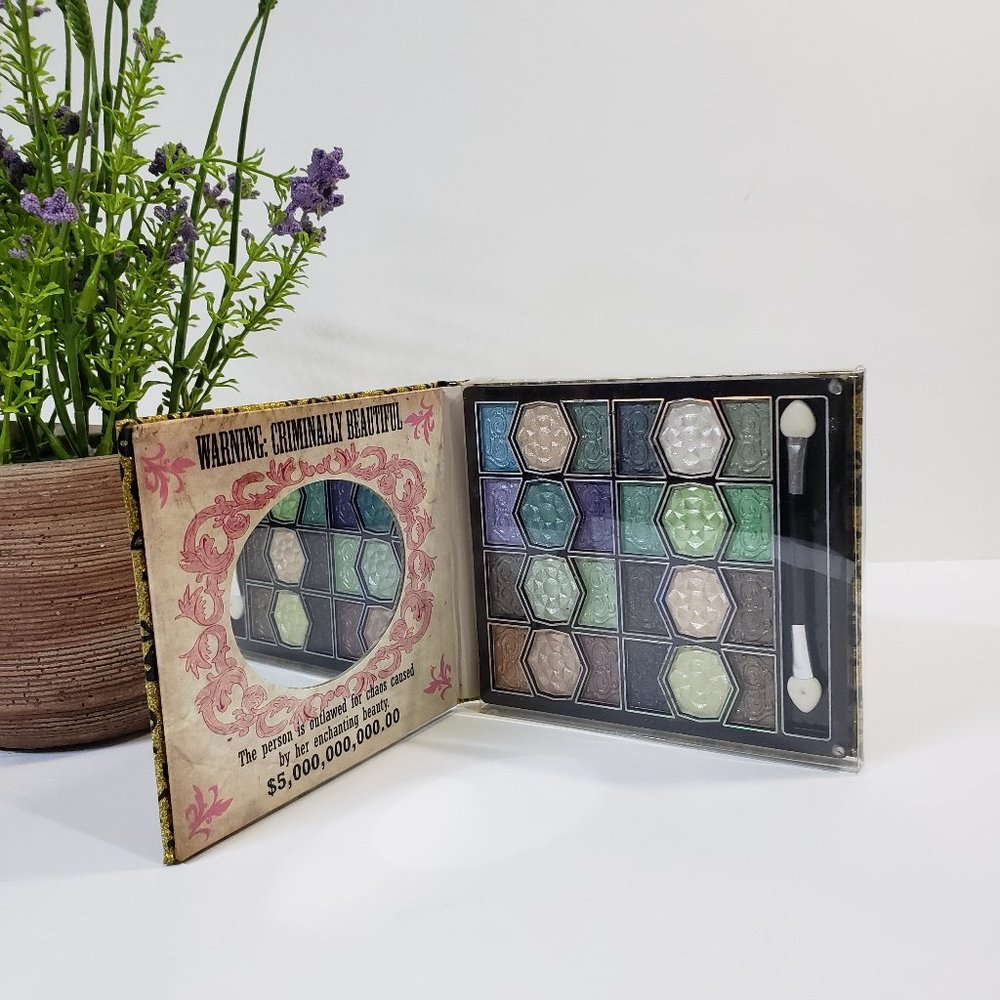 Kleancolor Psst! The Wanted Eyeshadow Palette - Criminally Glam